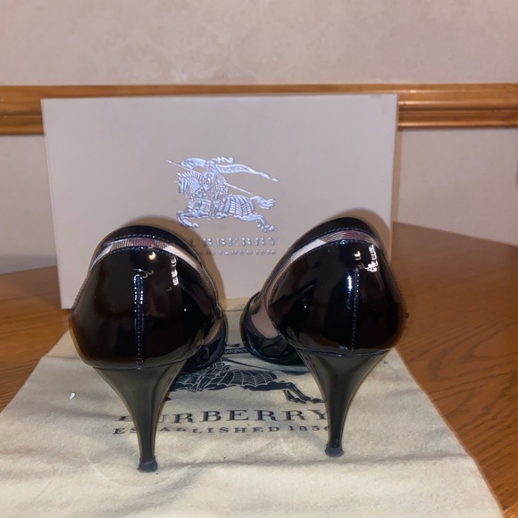 Burberry Pumps - Picture 4 of 6